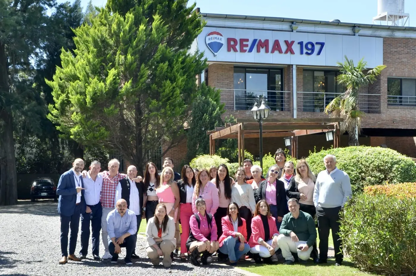 Equipo y oficina RE/MAX 197