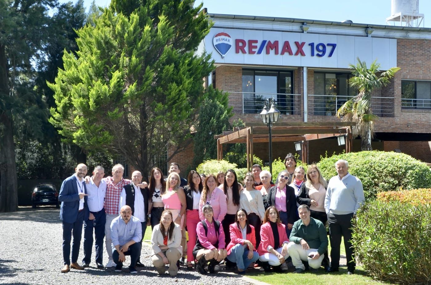 Equipo y oficina RE/MAX 197